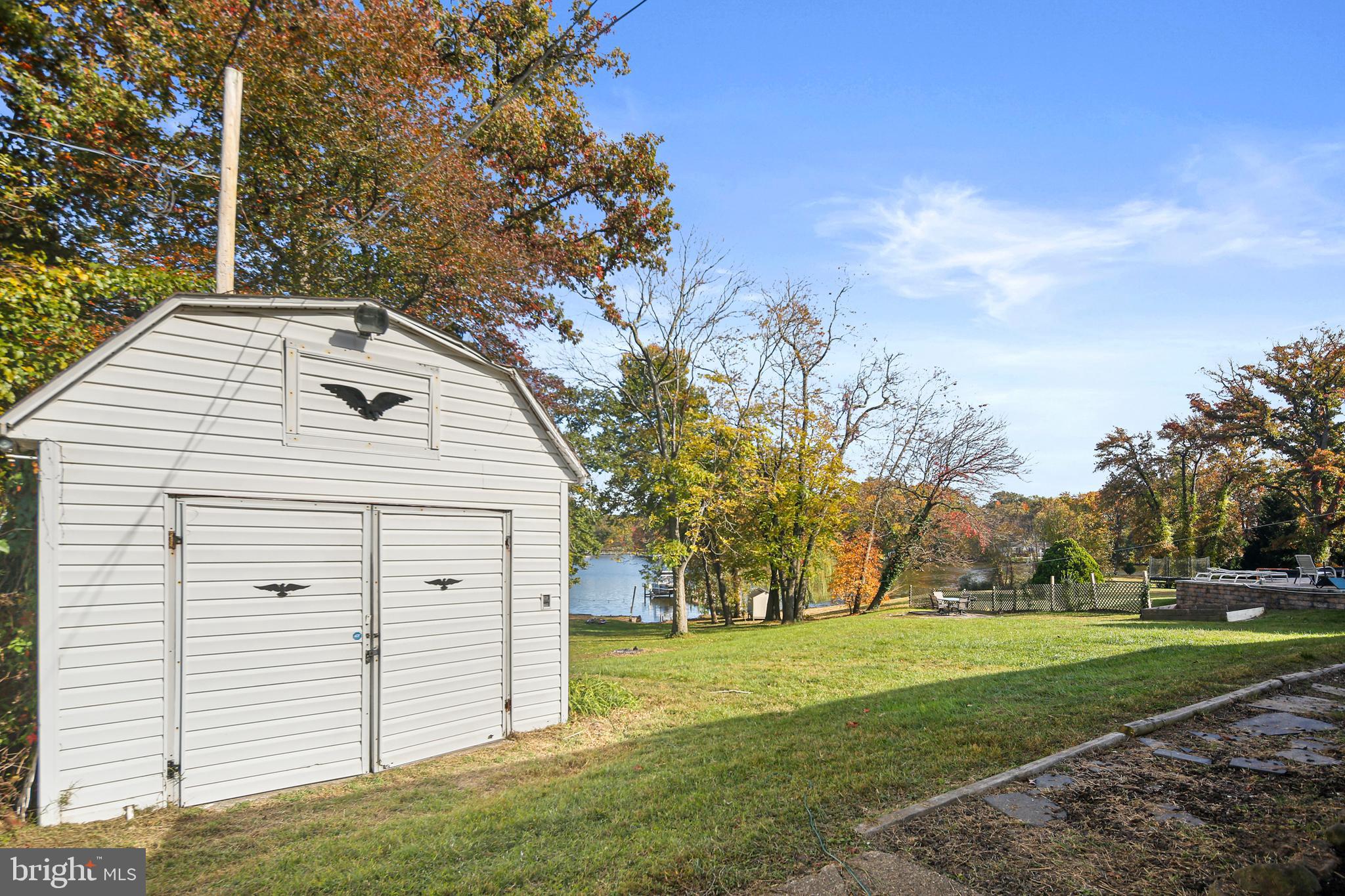 COUNTRY CLUB ESTATES - Residential