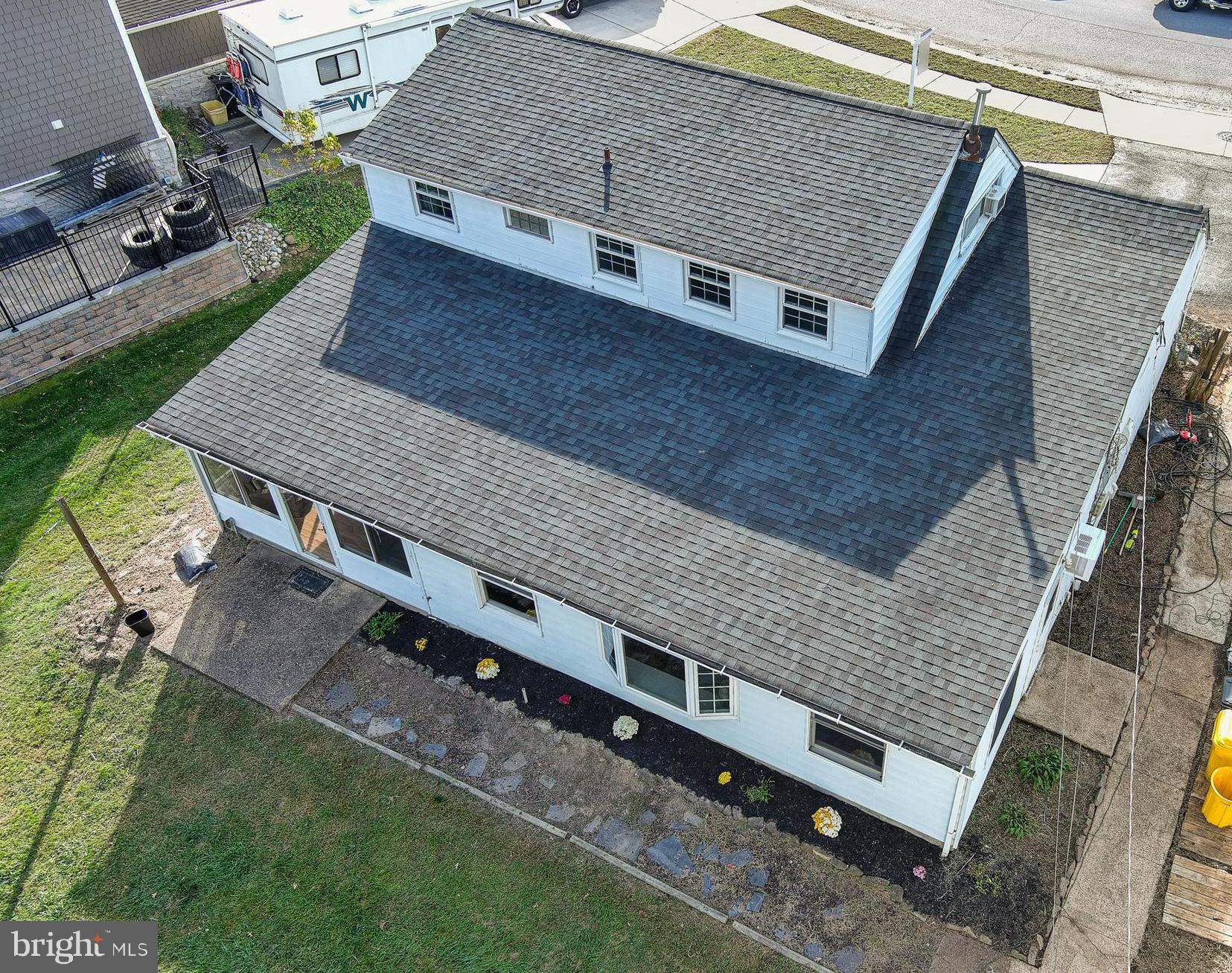 COUNTRY CLUB ESTATES - Residential