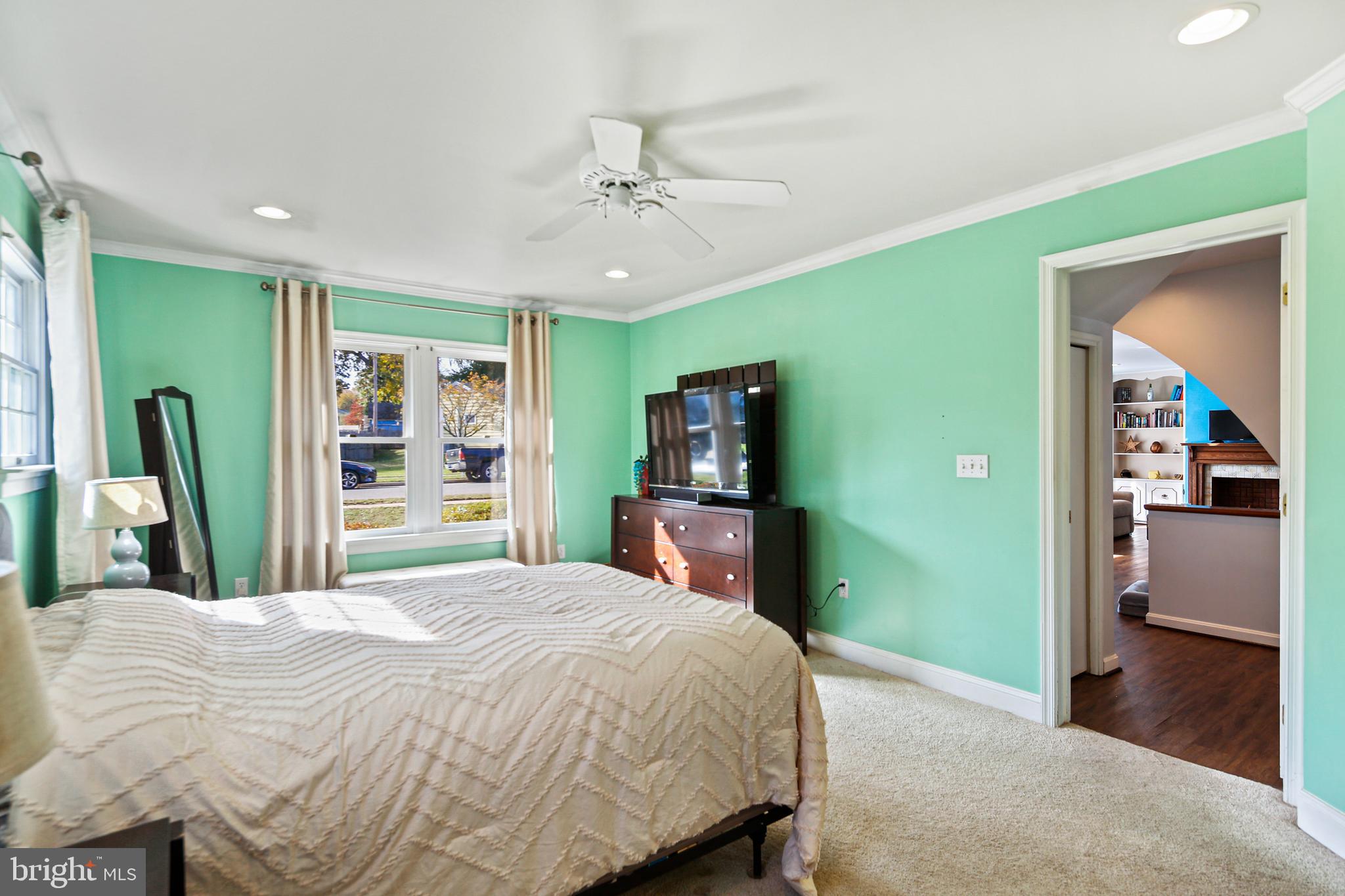 COUNTRY CLUB ESTATES - Residential