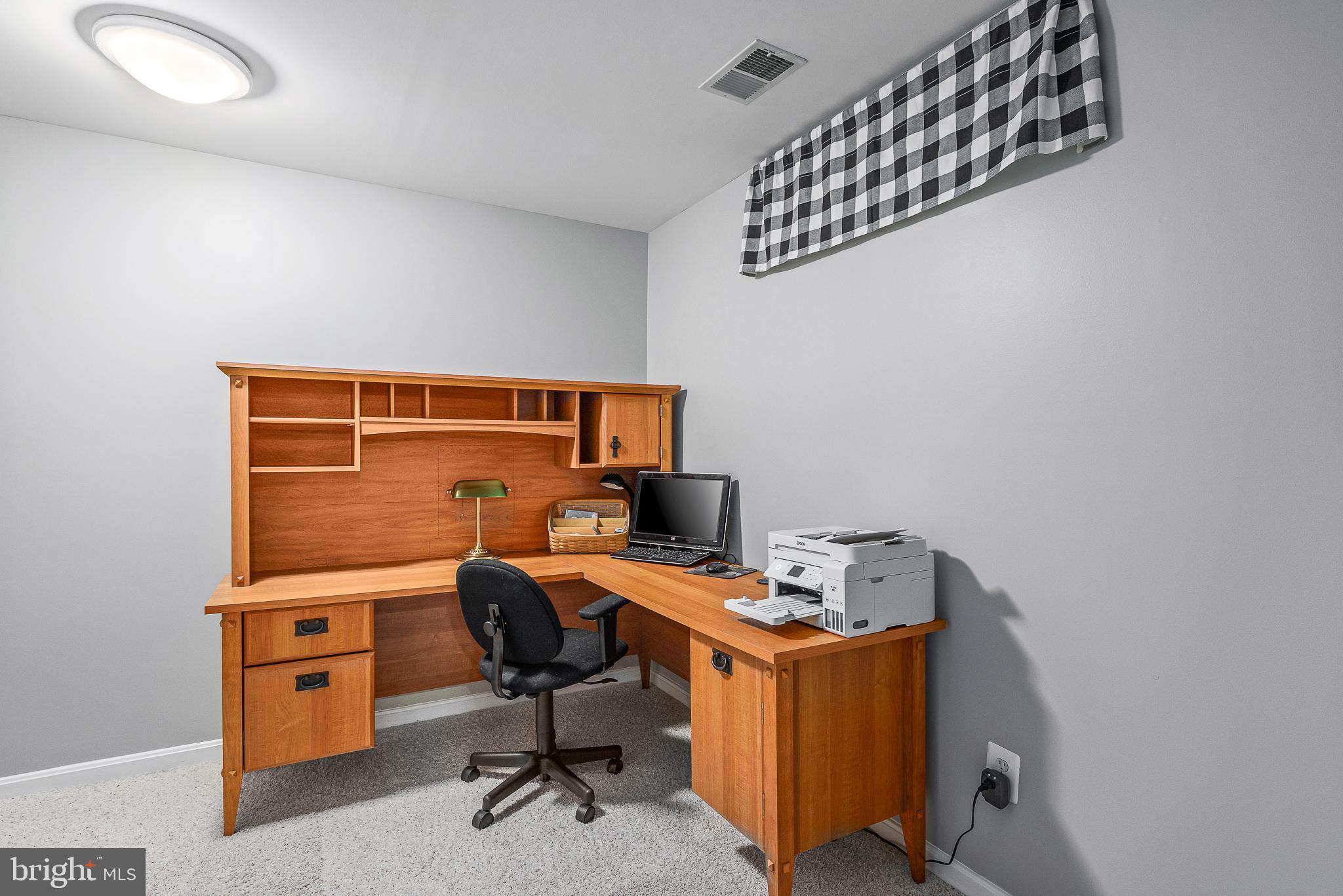 POTOMAC LAKES - Residential