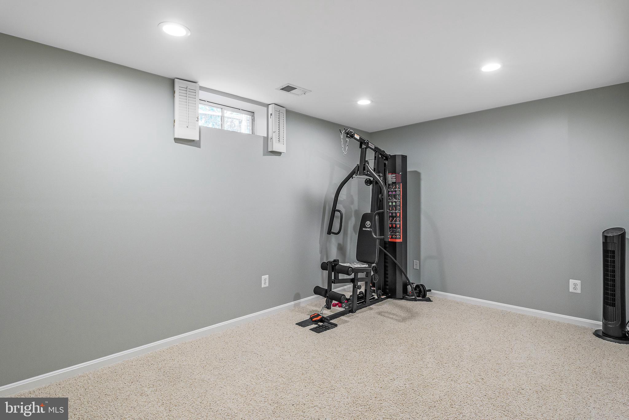 POTOMAC LAKES - Residential