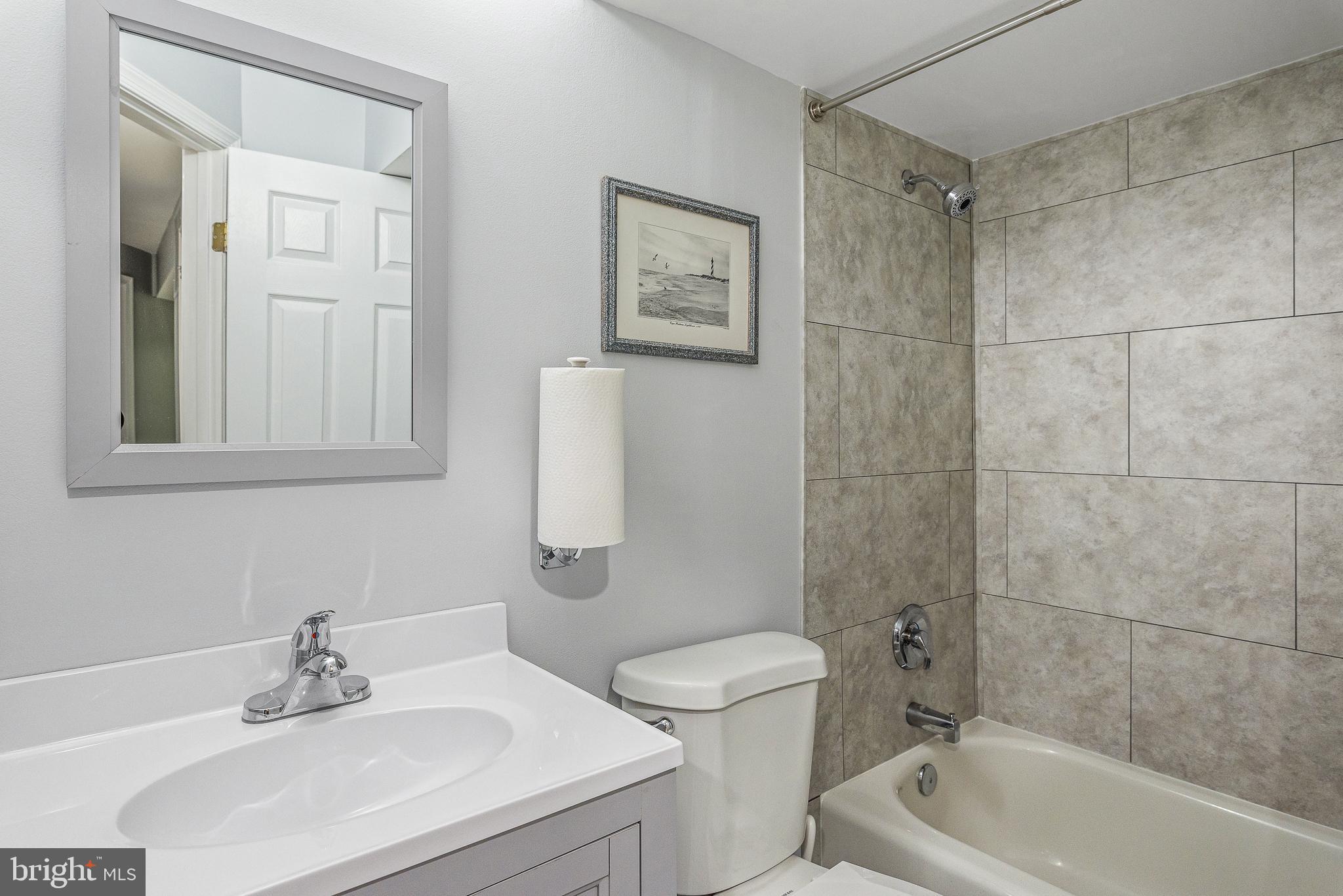 POTOMAC LAKES - Residential