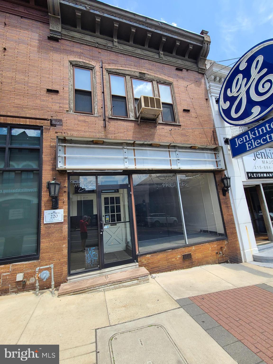 220 YORK ROAD