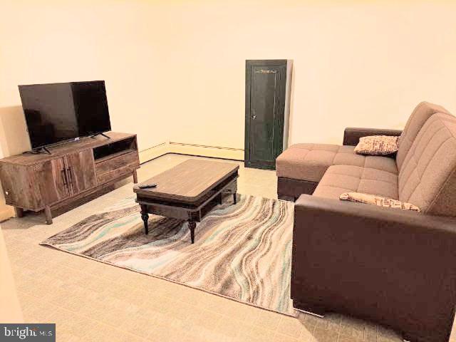 HIDEOUT THE - Residential Lease