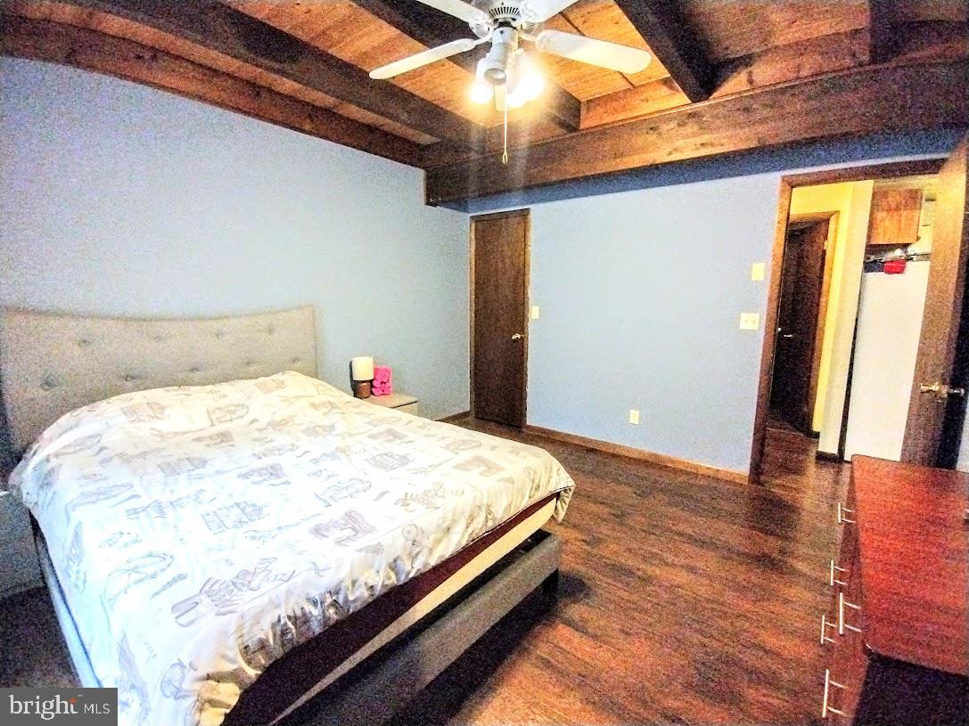 HIDEOUT THE - Residential Lease