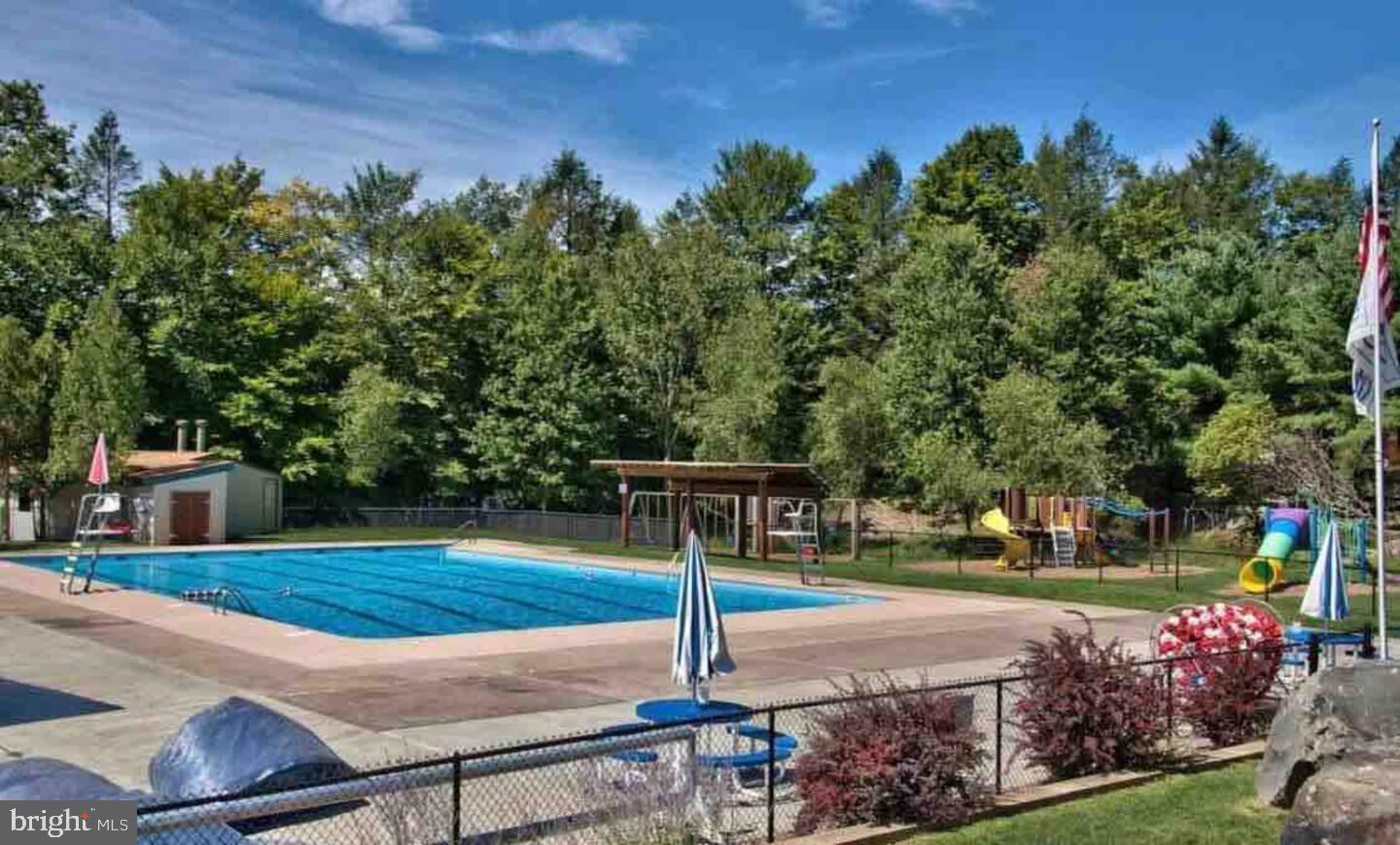 HIDEOUT THE - Residential Lease