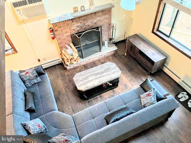 HIDEOUT THE - Residential Lease