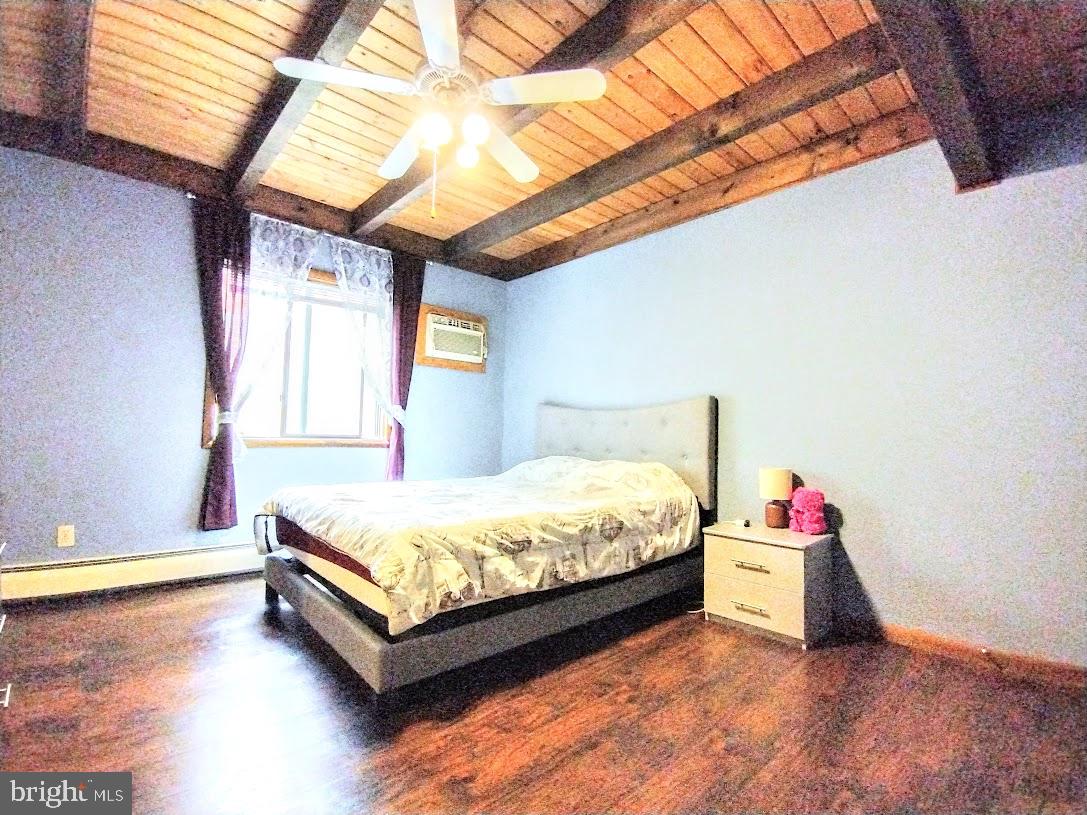 HIDEOUT THE - Residential Lease