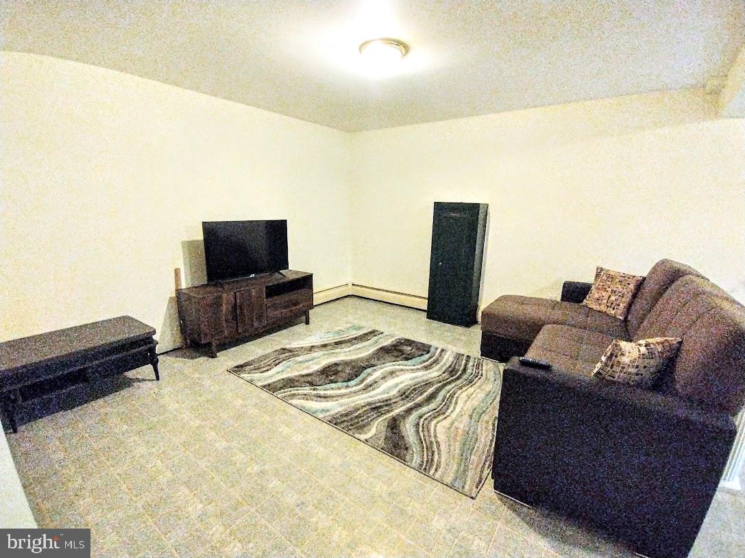 HIDEOUT THE - Residential Lease