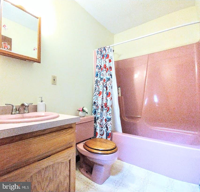 HIDEOUT THE - Residential Lease