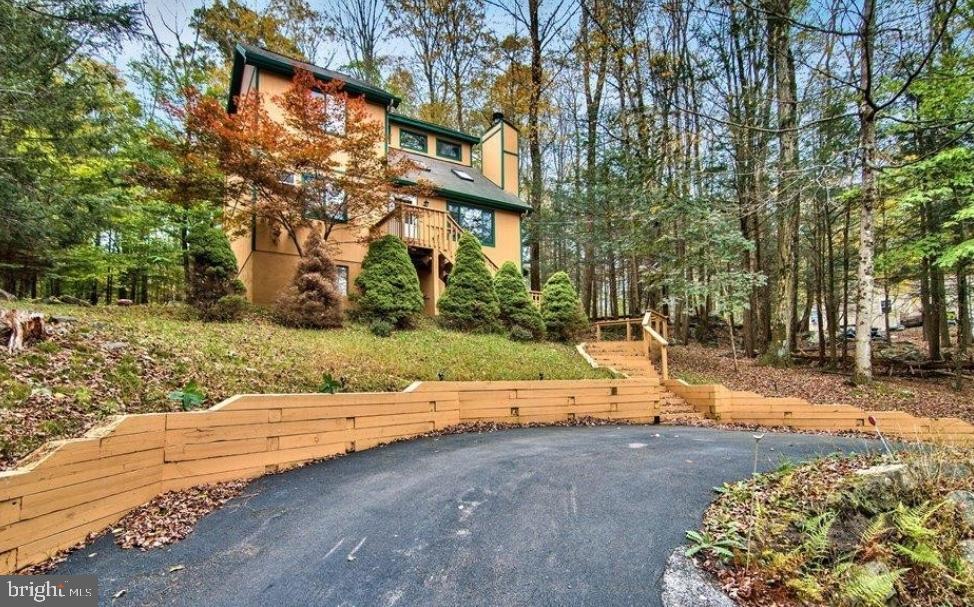 HIDEOUT THE - Residential Lease