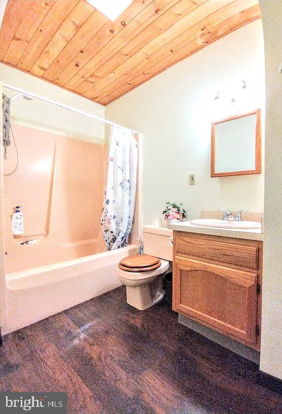 HIDEOUT THE - Residential Lease