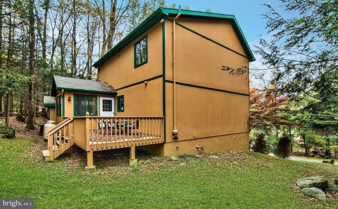 HIDEOUT THE - Residential Lease