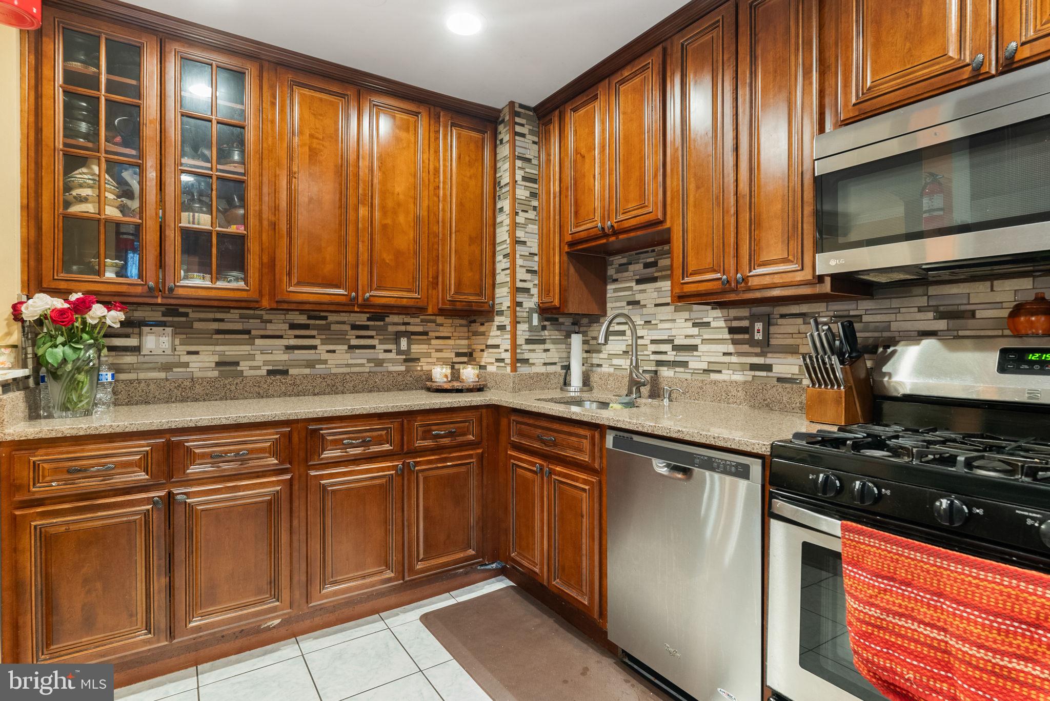 MONTCLAIR MANOR - Residential