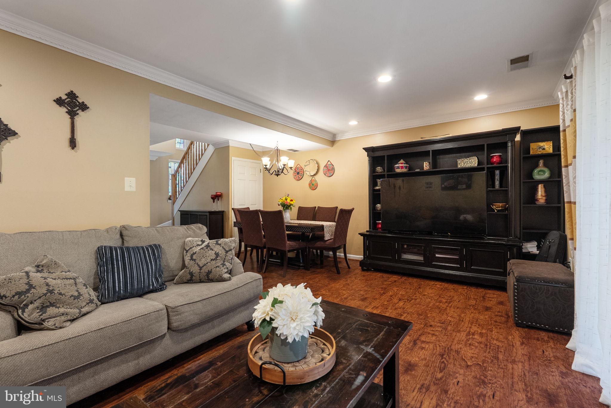 MONTCLAIR MANOR - Residential