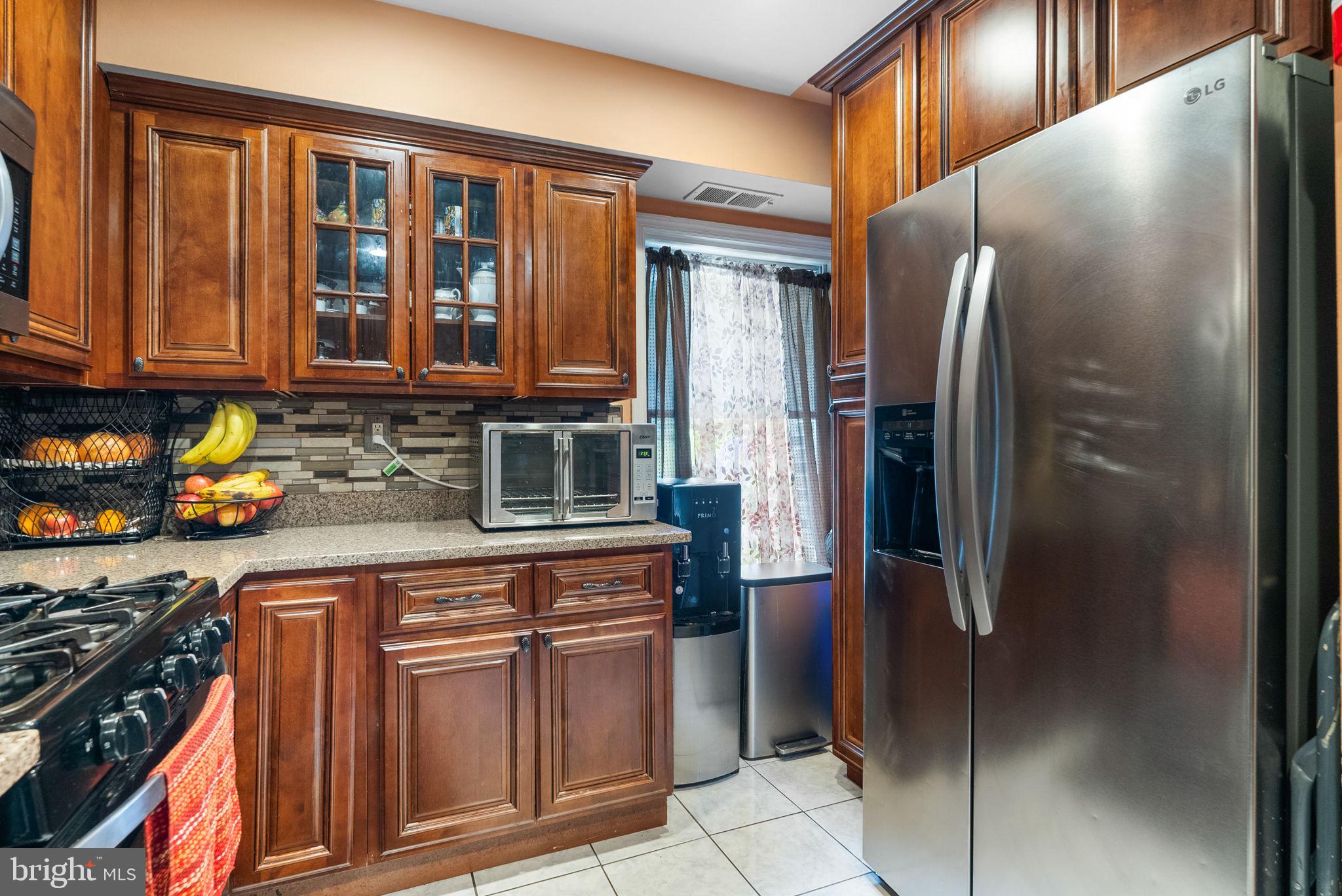 MONTCLAIR MANOR - Residential