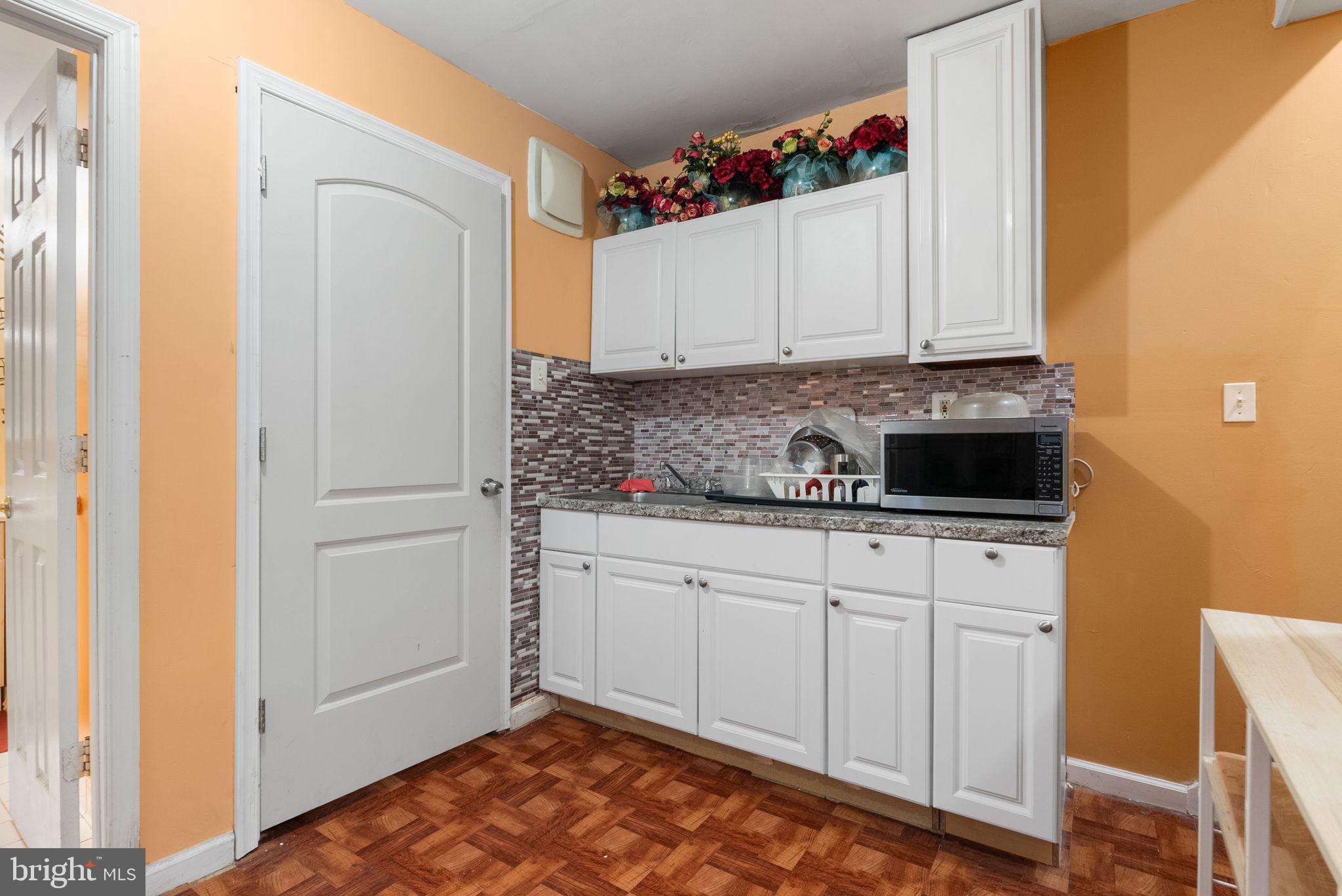 MONTCLAIR MANOR - Residential