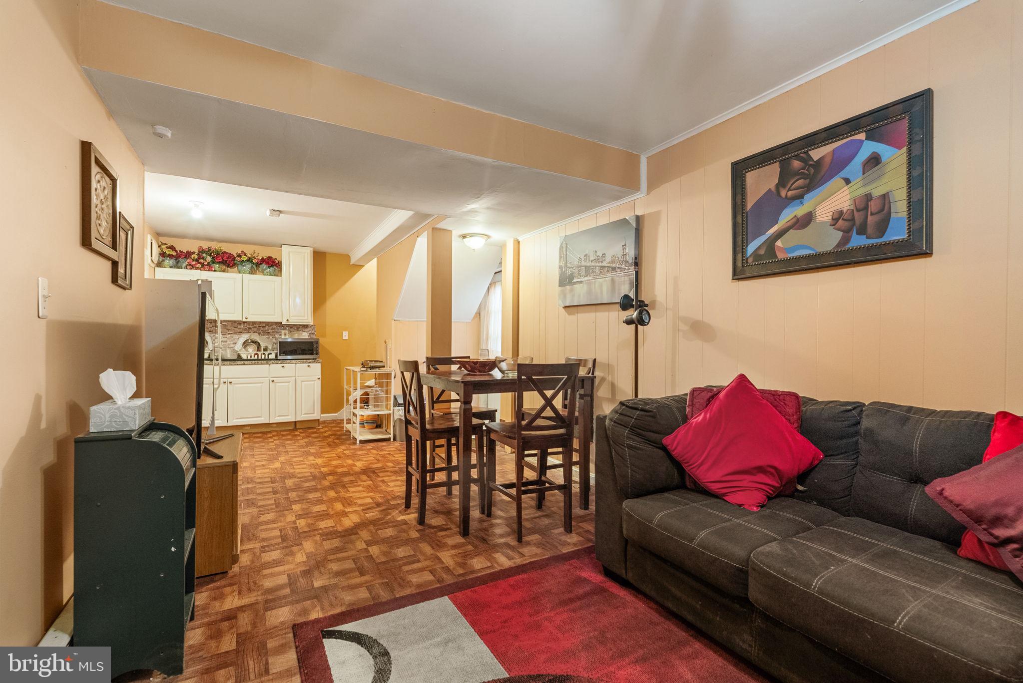 MONTCLAIR MANOR - Residential