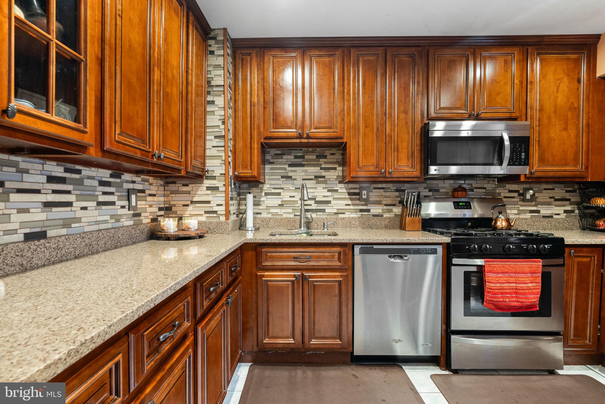 MONTCLAIR MANOR - Residential