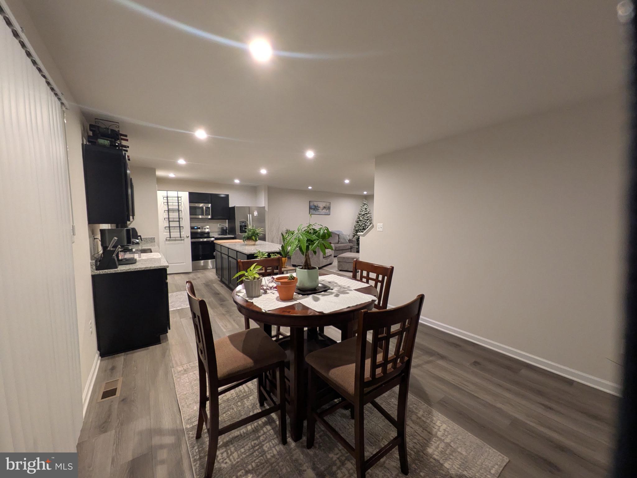 CARDINAL POINTE - Residential