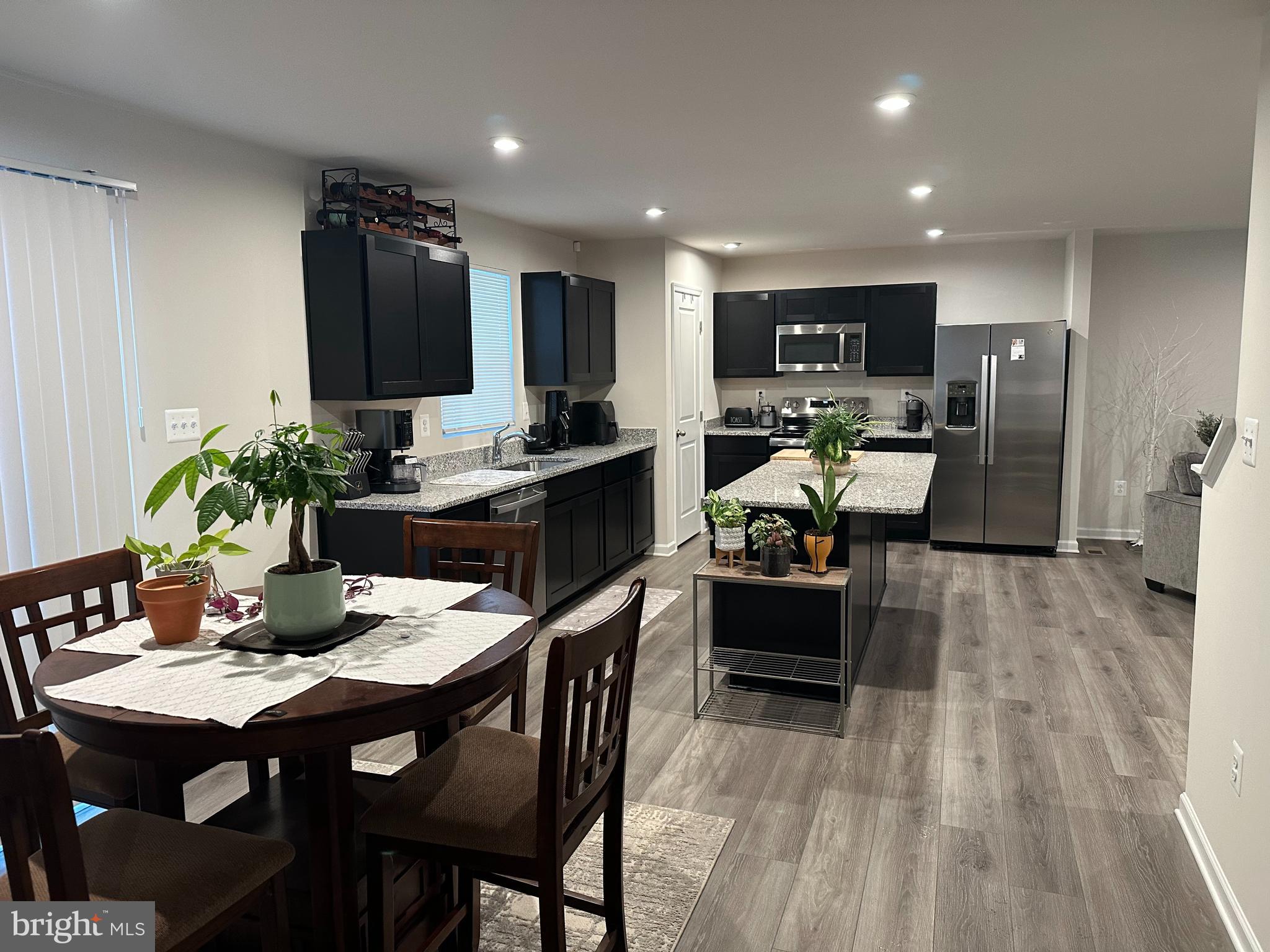 CARDINAL POINTE - Residential