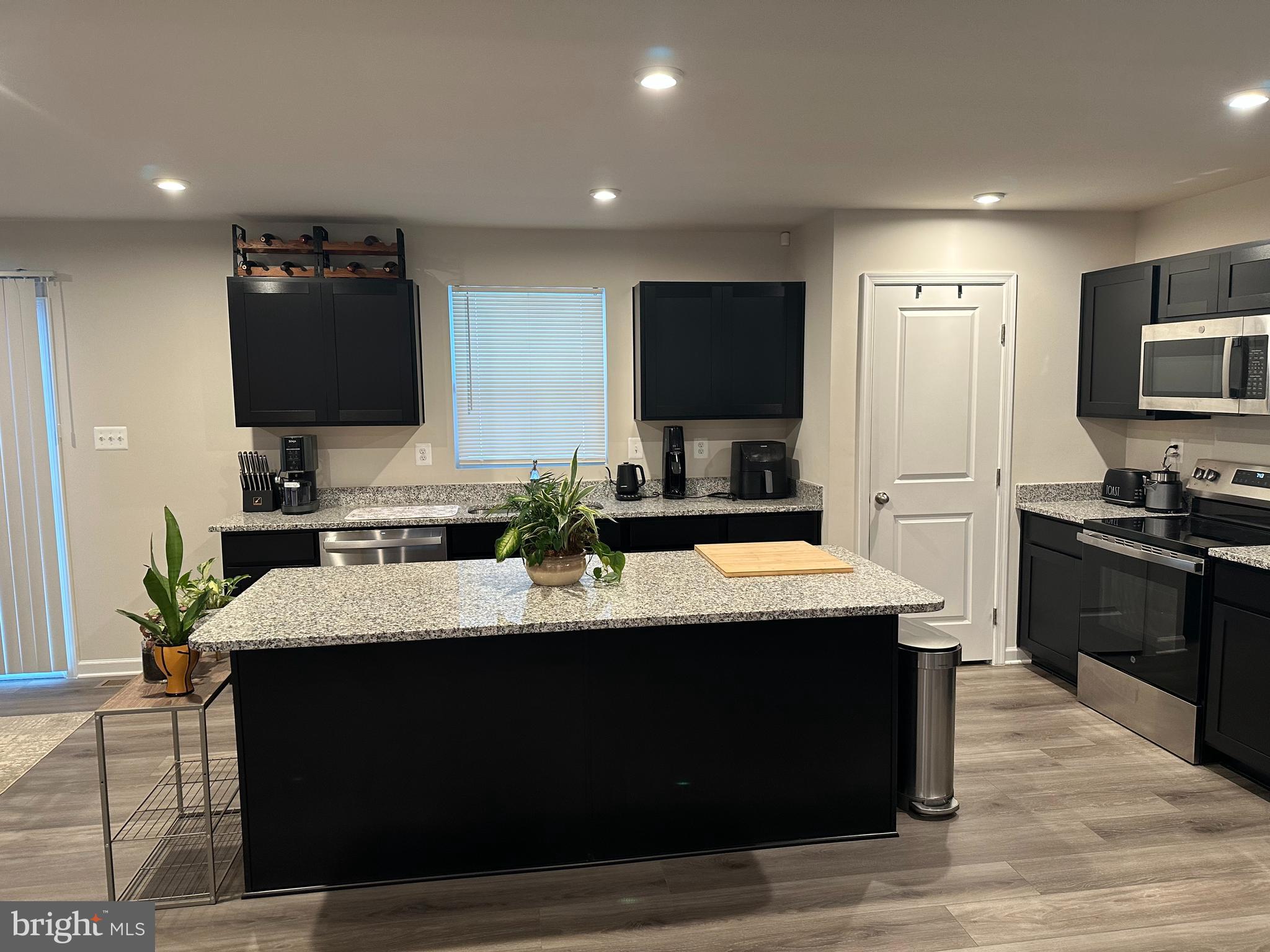 CARDINAL POINTE - Residential