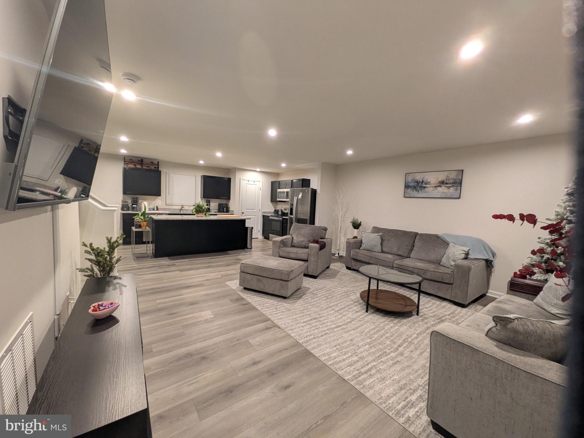 CARDINAL POINTE - Residential