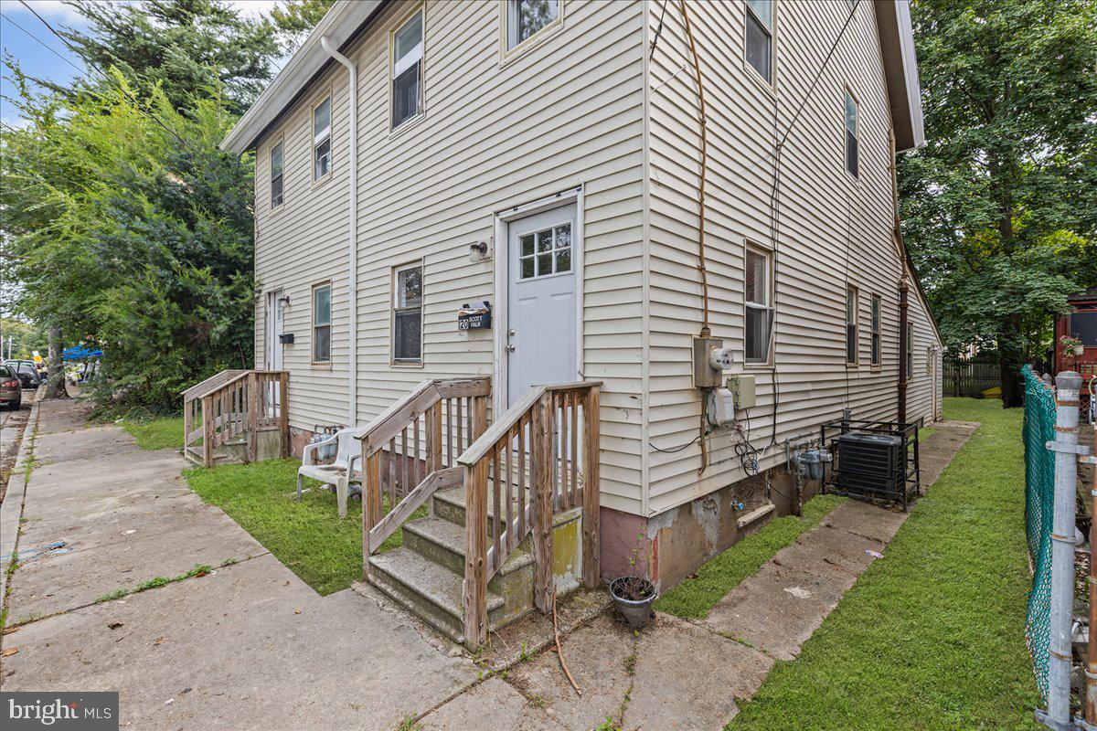 118-120 HUBBELL AVENUE