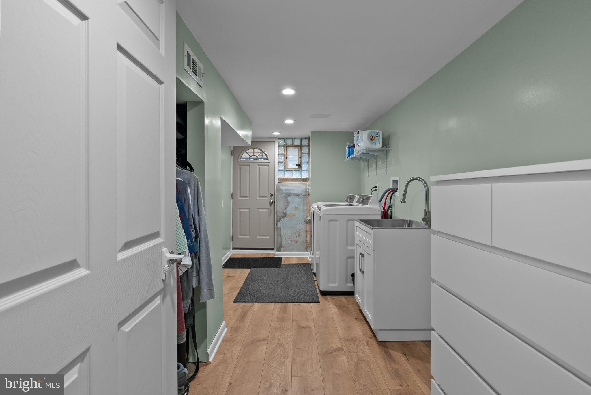 BELLS CORNER - Residential