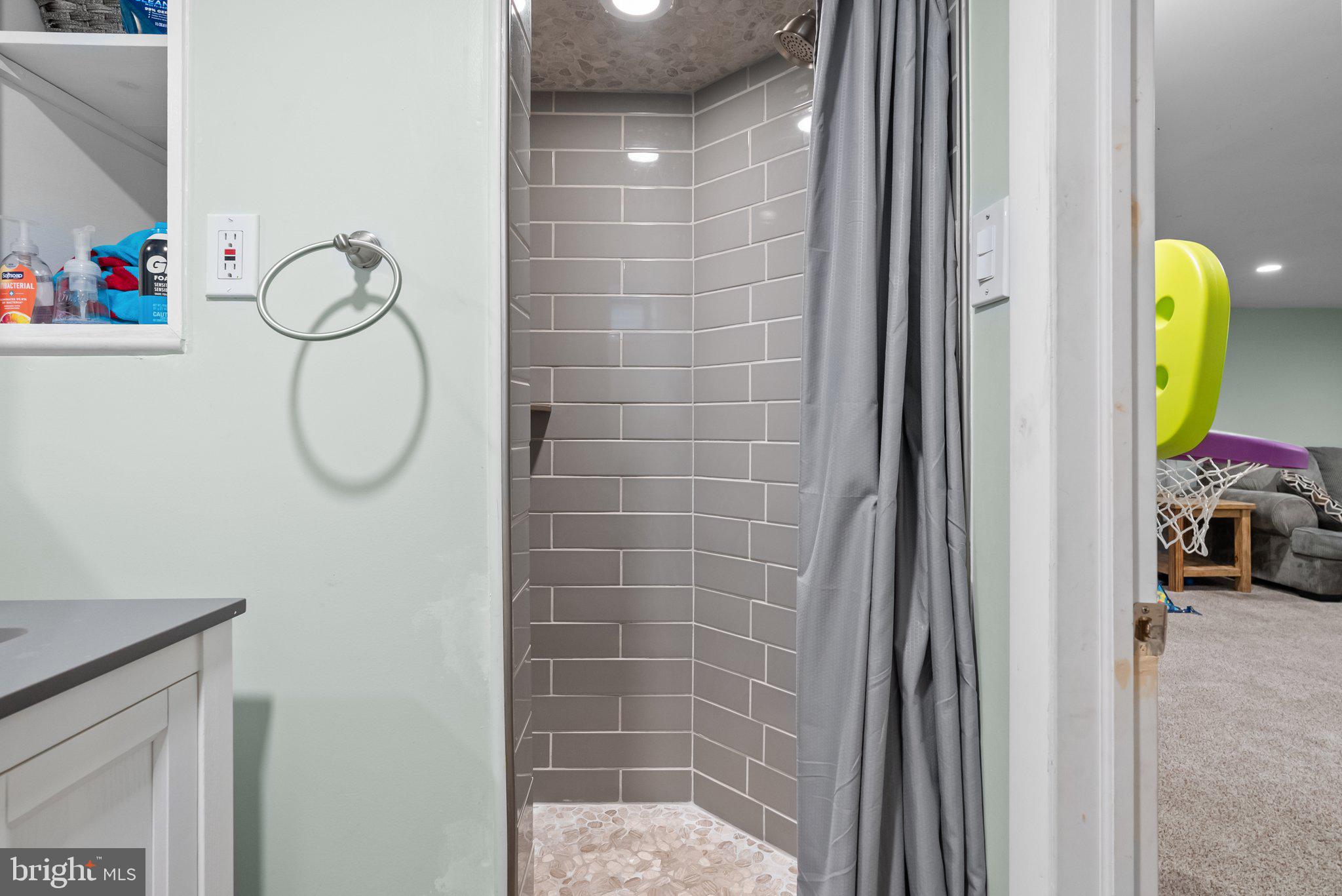 BELLS CORNER - Residential