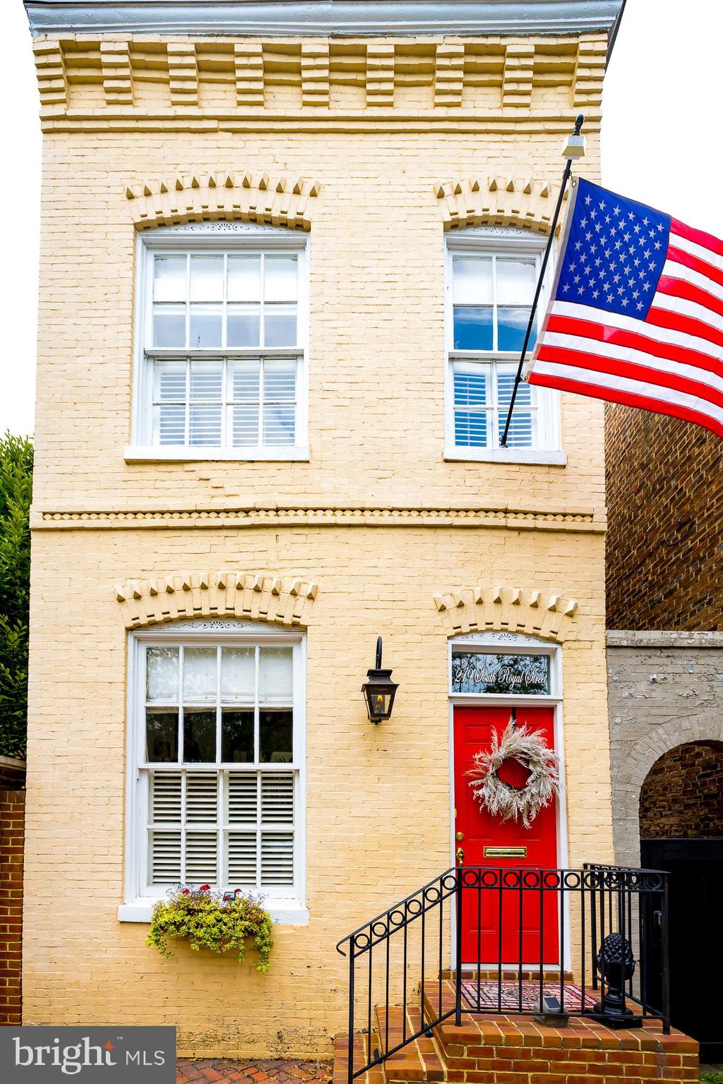 219 S ROYAL STREET