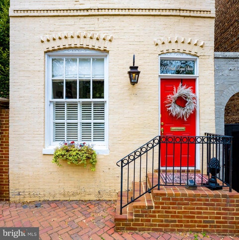 Homes For Rent - 219 S Royal Street<br/> ALEXANDRIA, VA 22314