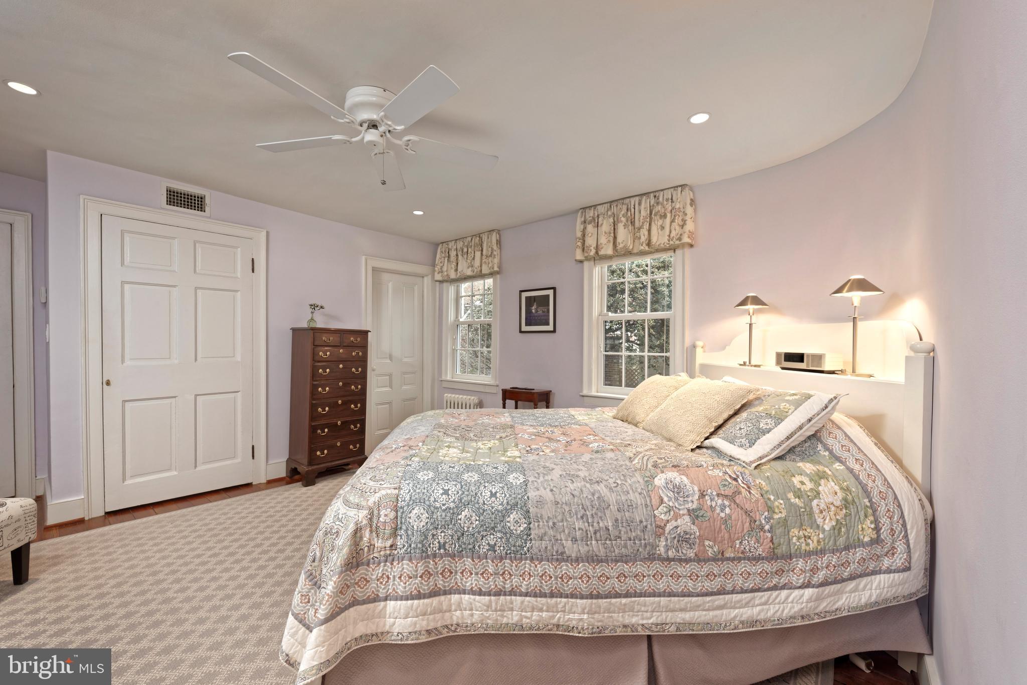 OLD TOWN ALEXANDRIA - Residential