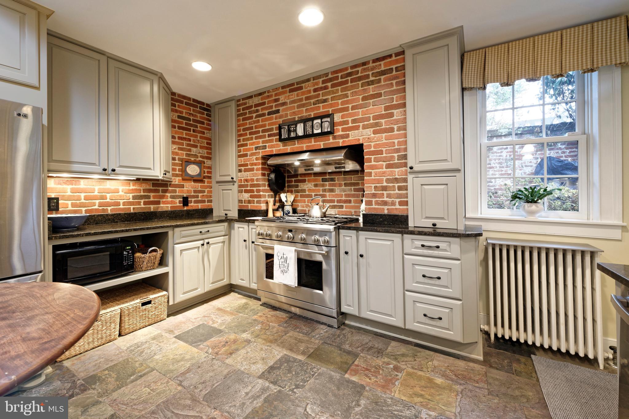 OLD TOWN ALEXANDRIA - Residential