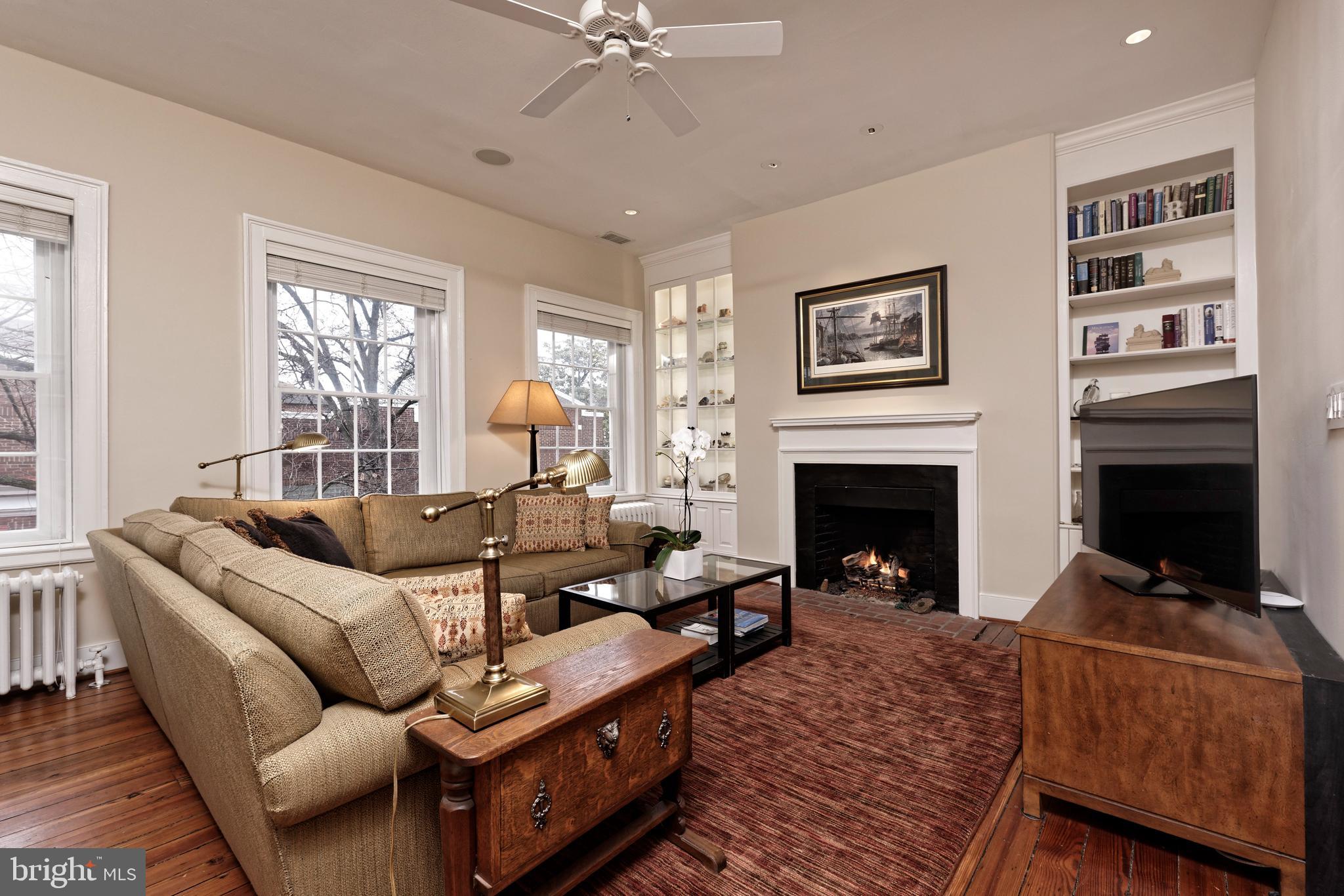 OLD TOWN ALEXANDRIA - Residential