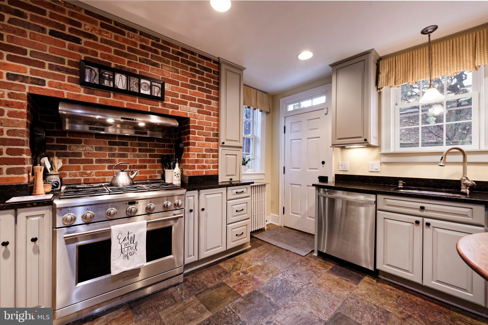 OLD TOWN ALEXANDRIA - Residential