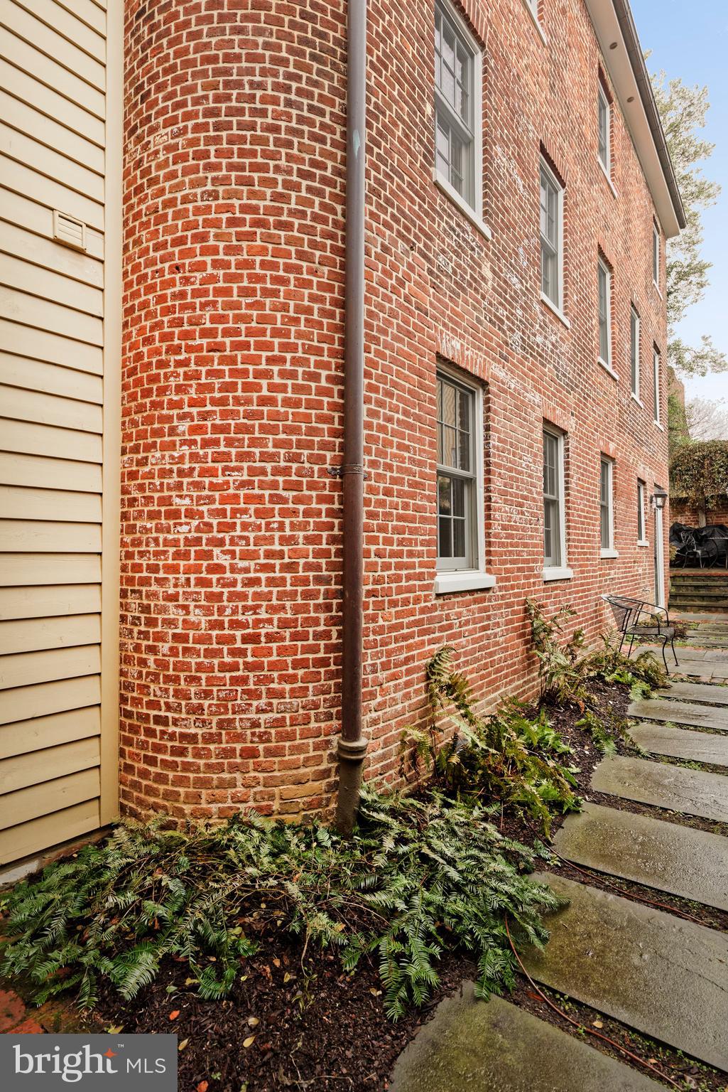 OLD TOWN ALEXANDRIA - Residential