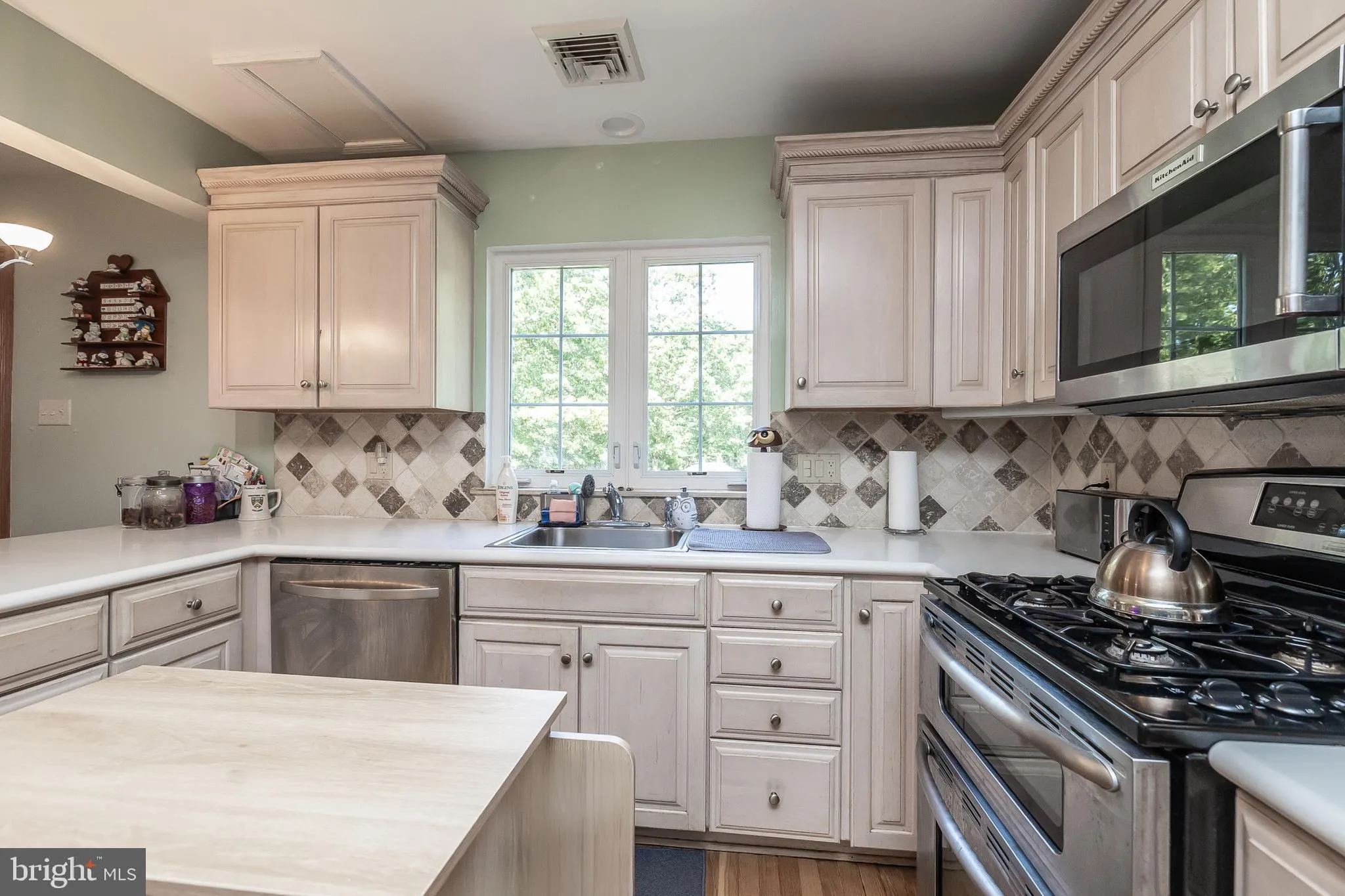 Egg Harbor Township, New Jersey 08234, United States, 5 Bedrooms Bedrooms, ,4 BathroomsBathrooms,Residential,Active,195040