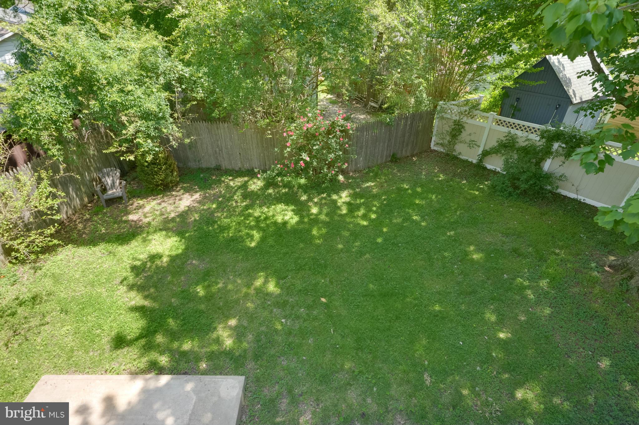 WOODLAND BEACH - Residential