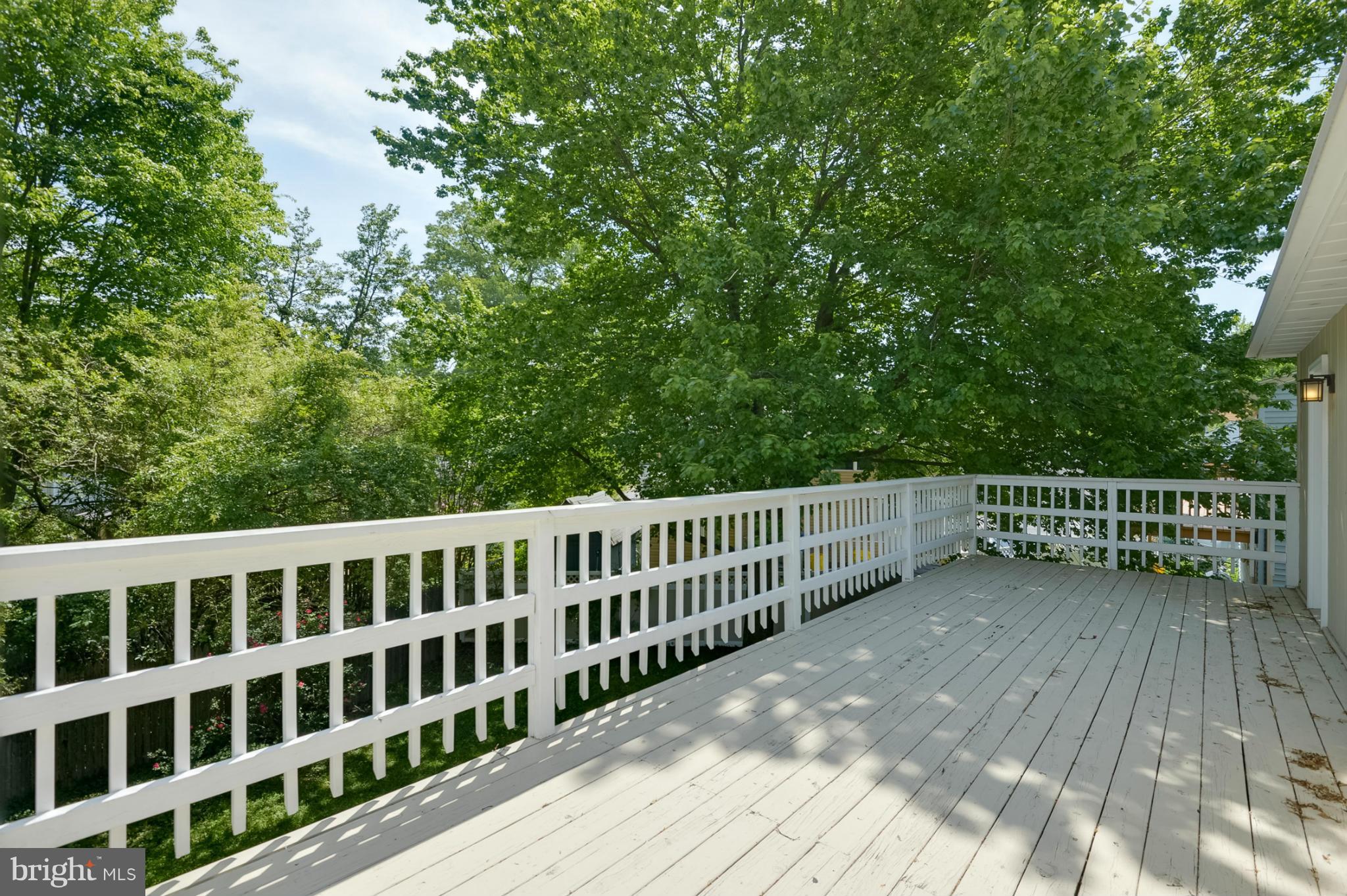 WOODLAND BEACH - Residential