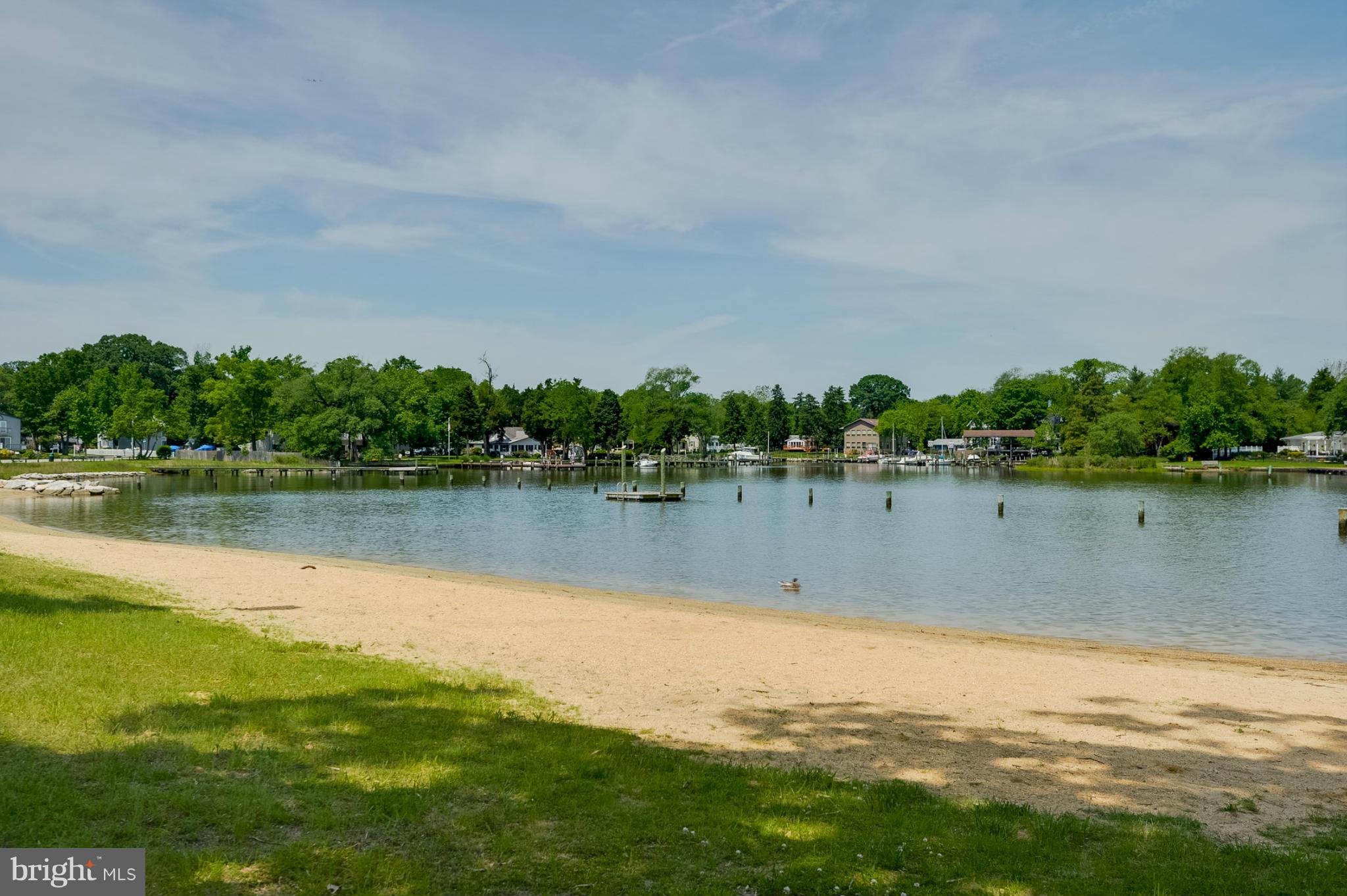 WOODLAND BEACH - Residential