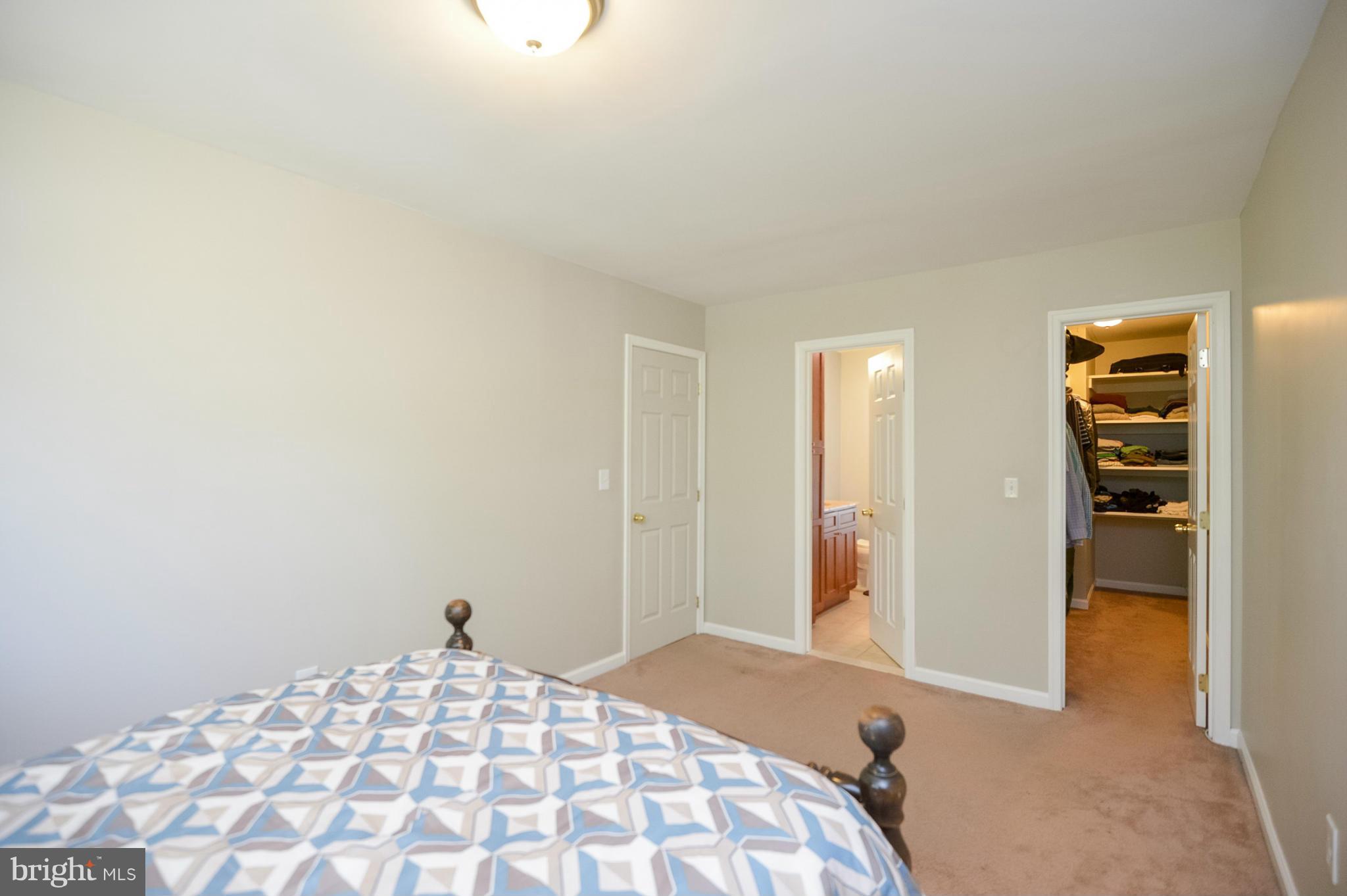 WOODLAND BEACH - Residential