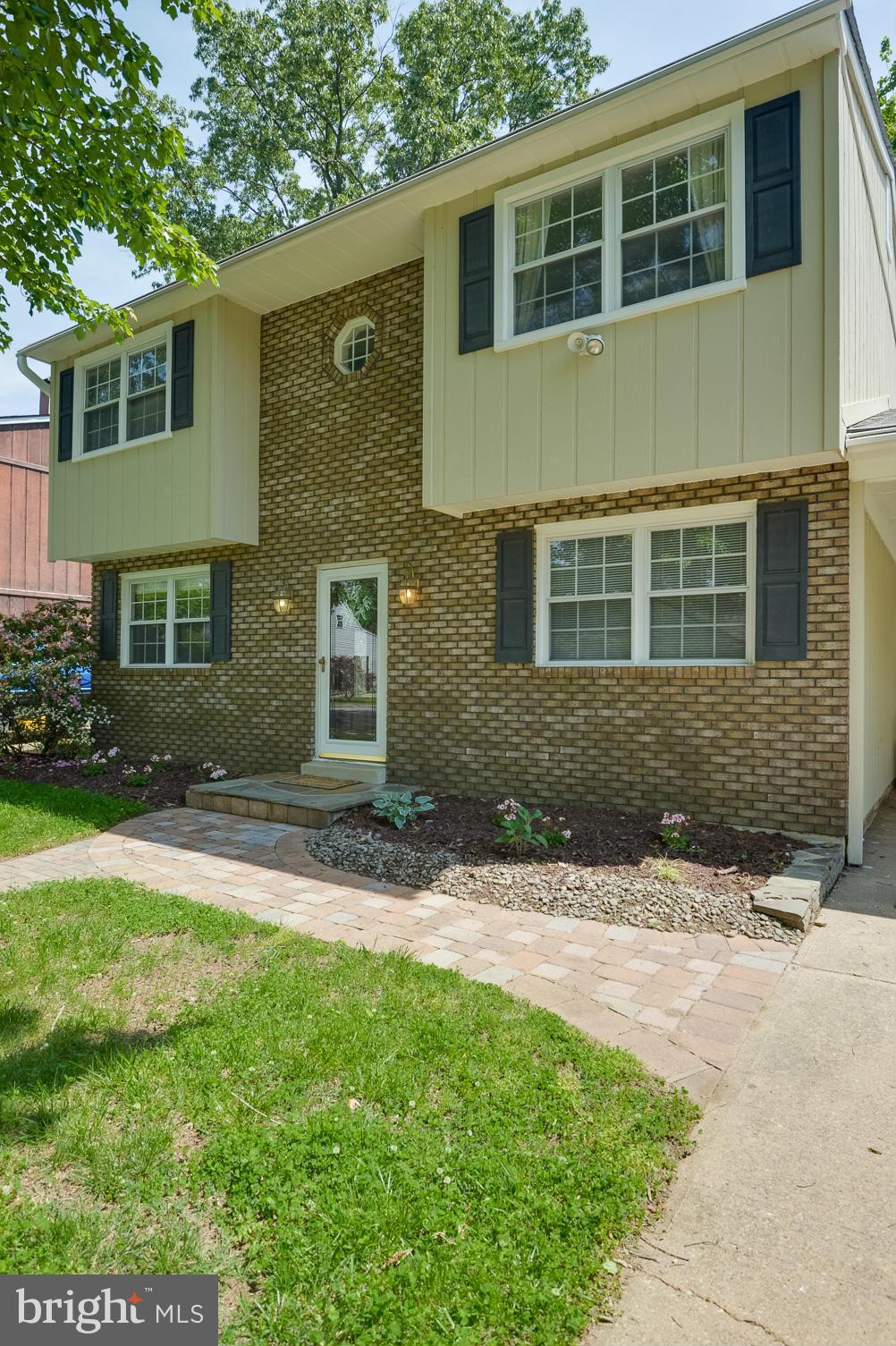 WOODLAND BEACH - Residential