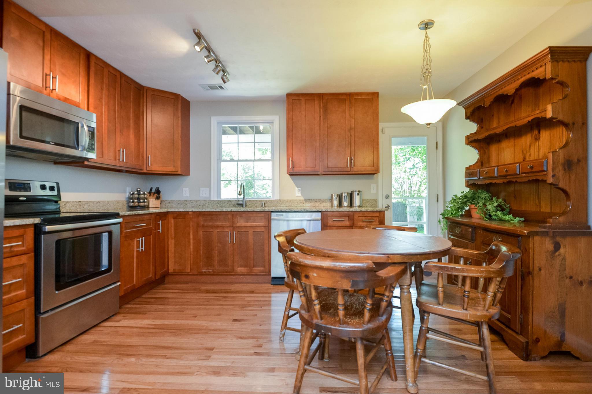 WOODLAND BEACH - Residential