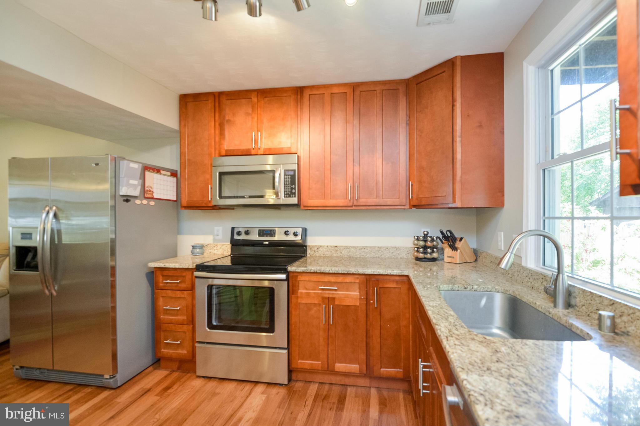 WOODLAND BEACH - Residential