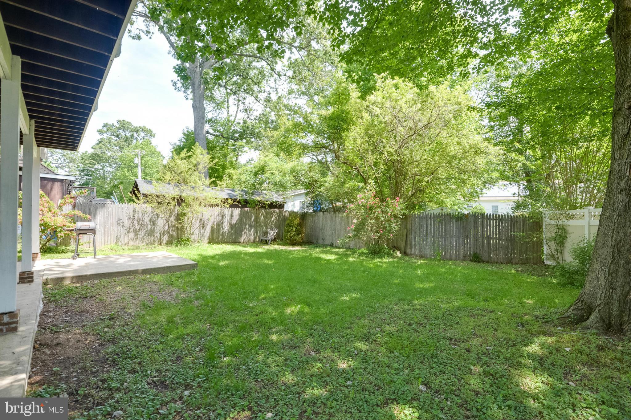 WOODLAND BEACH - Residential