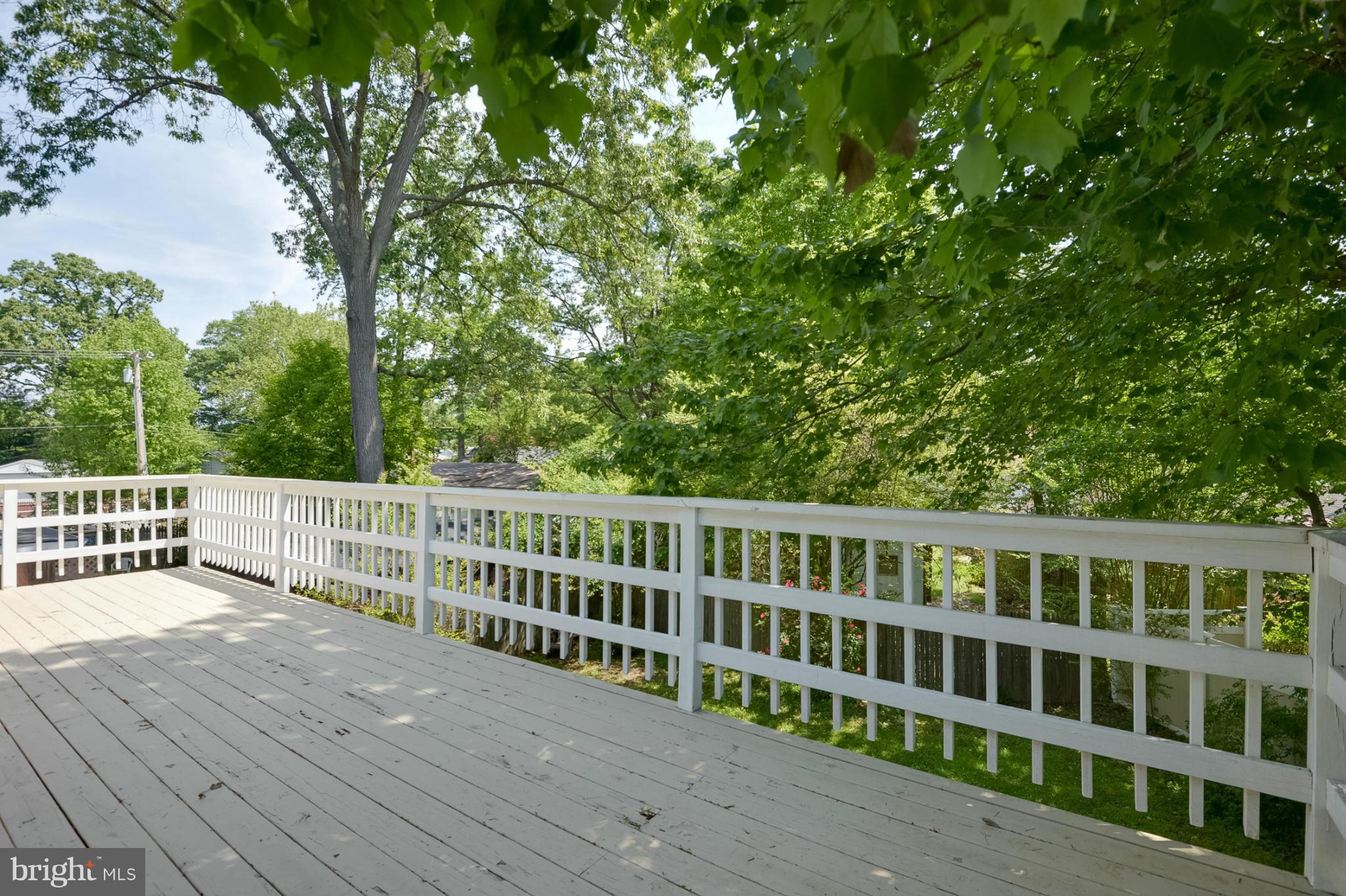 WOODLAND BEACH - Residential