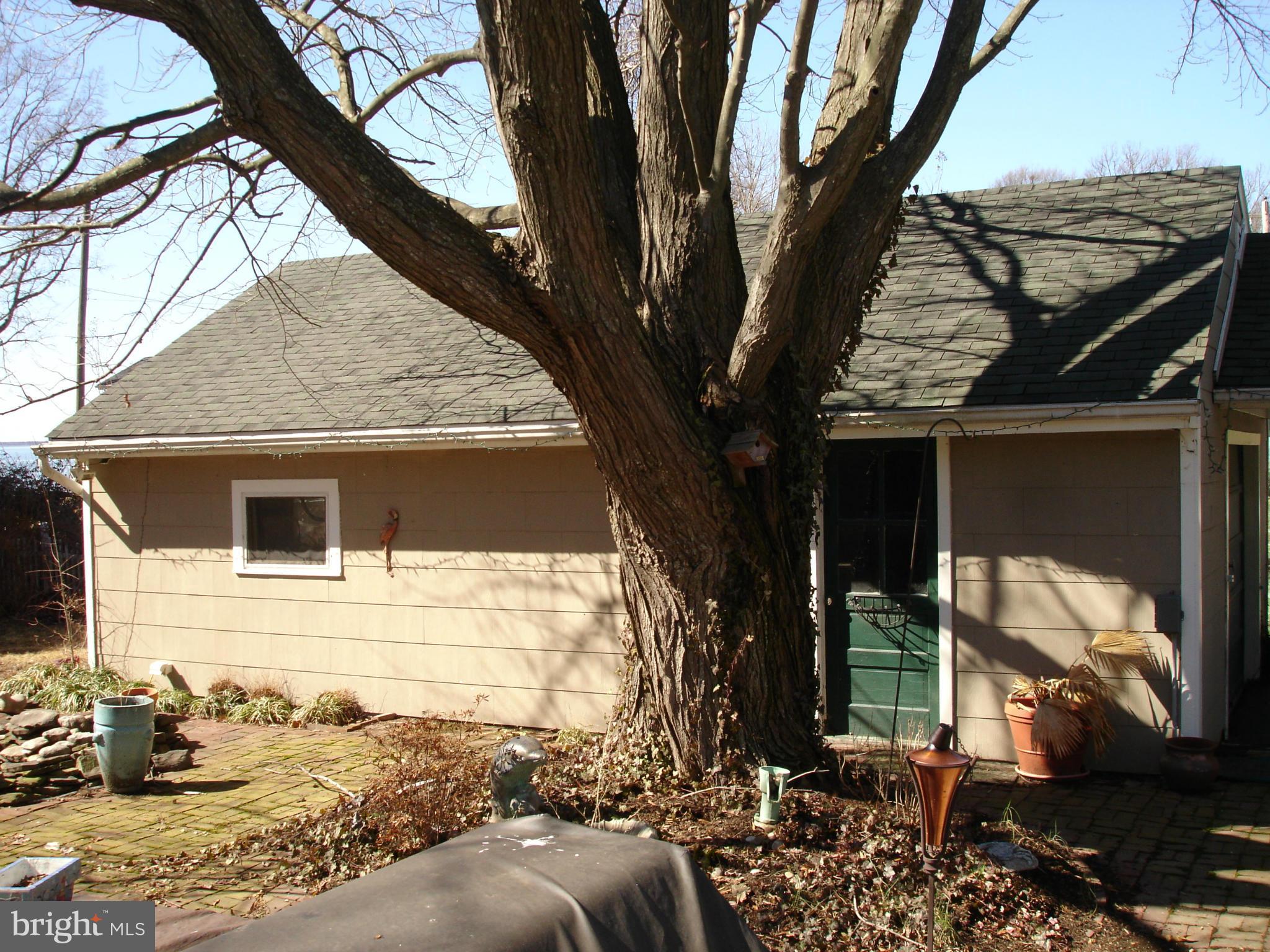 COBB ISLAND - Residential