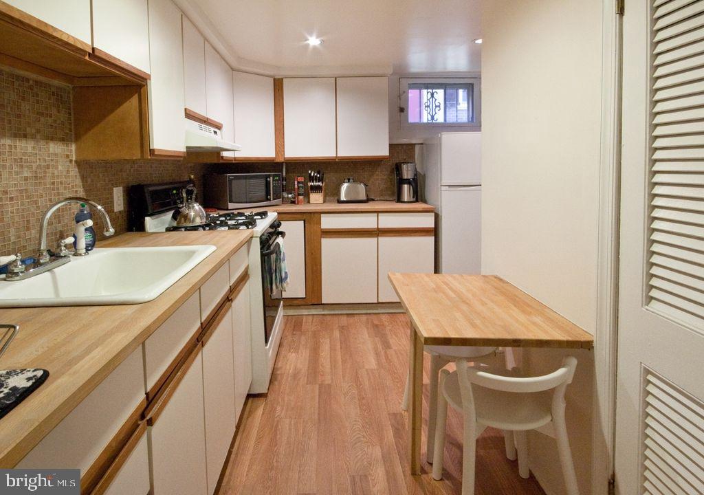 WASHINGTON SQ WEST - Residential Lease