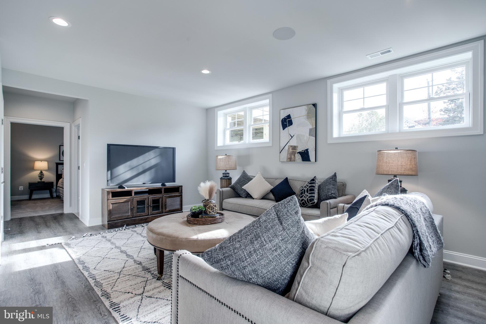 WEST VIENNA WOODS - Residential